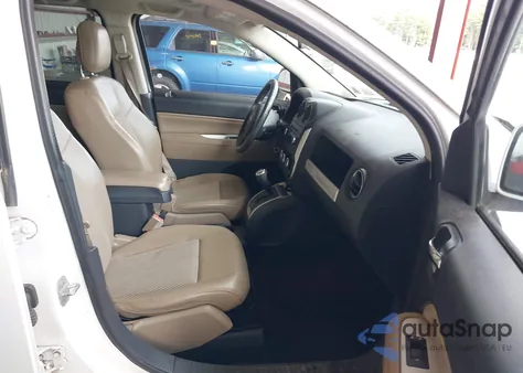 2014 Jeep Compass Latitude z USA, uszkodzony, nr VIN 1C4NJDEB7ED622387